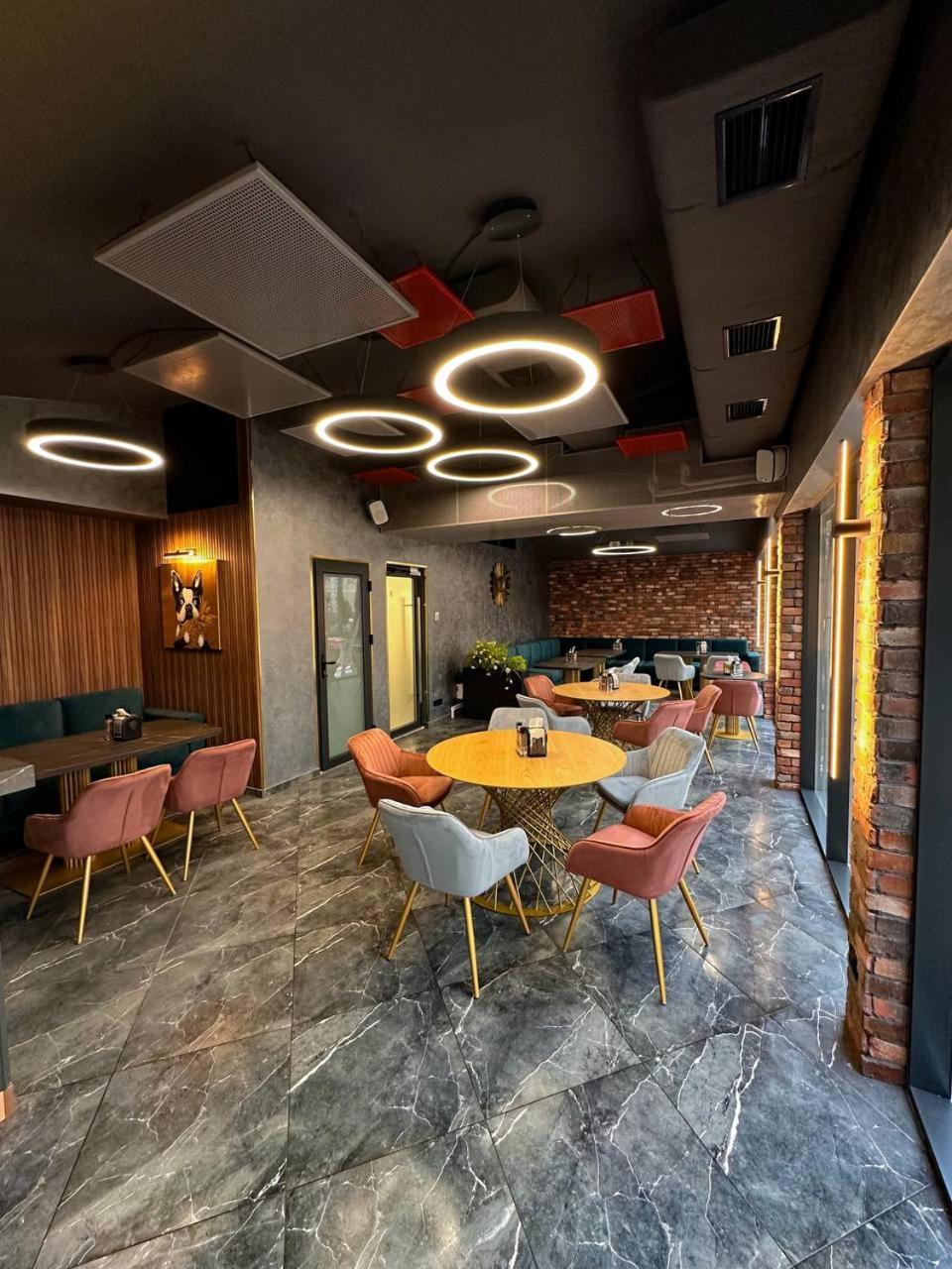 Vila Bomond Hotel Edinet Ngoại thất bức ảnh