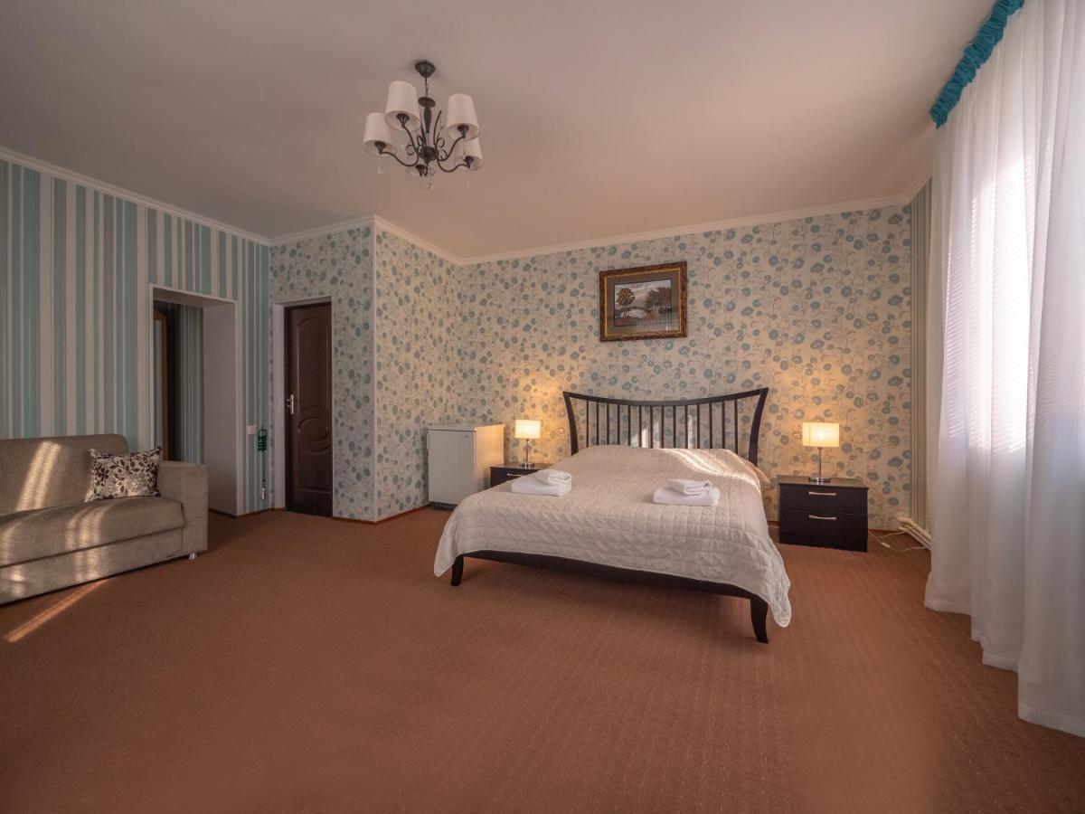 Vila Bomond Hotel Edinet Ngoại thất bức ảnh